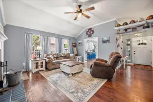 1314 Hyde Park Blvd, Cleburne, TX 76033 - Photo 4