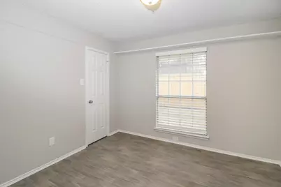 914 Plantation Drive, Lewisville, TX 75067 - Photo 12