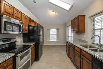 914 Plantation Drive, Lewisville, TX 75067 - Photo 6