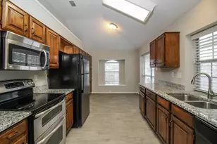 914 Plantation Dr, Lewisville, TX 75067 - Photo 6