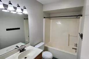 226 S Prairie St, Pilot Point, TX 76258 - Photo 8