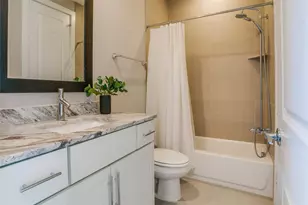 381 E Greenbriar Ln, Dallas, TX 75203 - Photo 16