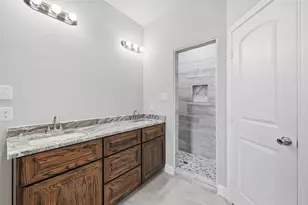 306 Lewis St, Cleburne, TX 76031 - Photo 18