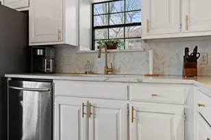 1008 Oak Valley Rd, Burleson, TX 76028 - Photo 6