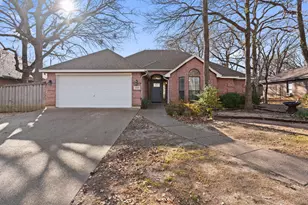 1008 Oak Valley Rd, Burleson, TX 76028 - Photo 28