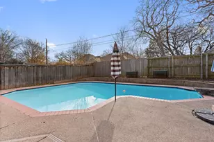 1008 Oak Valley Rd, Burleson, TX 76028 - Photo 20