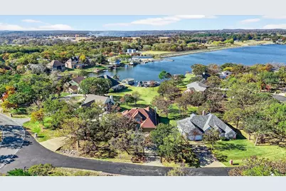 100 Mohawk Cove, Lake Kiowa, TX 76240 - Photo 4