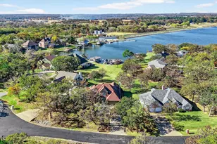 100 Mohawk Cove, Lake Kiowa, TX 76240 - Photo 4