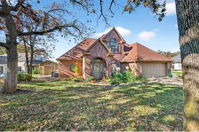 100 Mohawk Cove, Lake Kiowa, TX 76240 - Photo 2