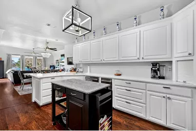 100 Mohawk Cove, Lake Kiowa, TX 76240 - Photo 12