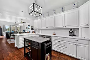 100 Mohawk Cove, Lake Kiowa, TX 76240 - Photo 12