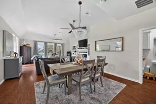 100 Mohawk Cove, Lake Kiowa, TX 76240 - Photo 16