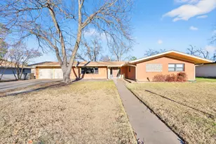 2131 N Woodland St, Stephenville, TX 76401 - Photo 1