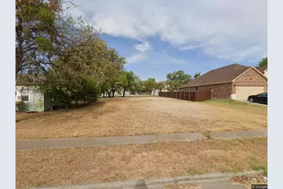 920 Tapley Street, Grand Prairie, TX 75051 - Photo 1