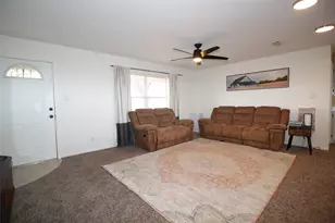 520 N 5th Ave, Munday, TX 76371 - Photo 8