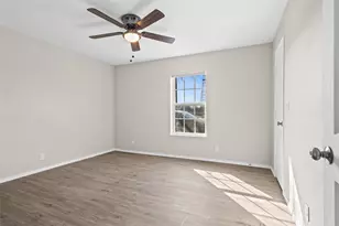 109 E Williams St, Bowie, TX 76230 - Photo 14