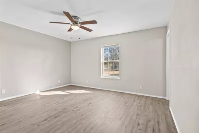 109 E Williams Street, Bowie, TX 76230 - Photo 10