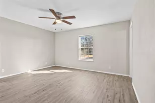 109 E Williams St, Bowie, TX 76230 - Photo 10