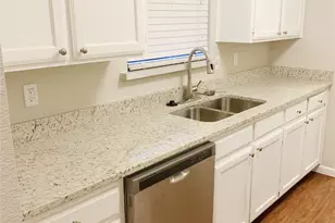 5710 Ranchogrande Dr, Arlington, TX 76017 - Photo 2