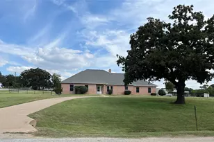 4763 Red Oak Cir, Aubrey, TX 76227 - Photo 2