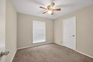 2803 Glen Hollow Cir, Arlington, TX 76016 - Photo 10