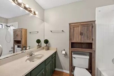 2803 Glen Hollow Circle, Arlington, TX 76016 - Photo 8