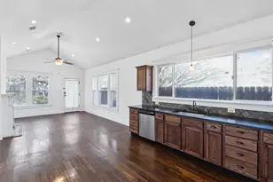 1008 Haines Ave, Dallas, TX 75208 - Photo 2