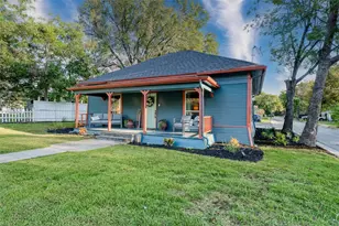 809 W Lamar St, McKinney, TX 75069 - Photo 2