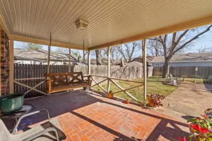 2737 Ryan Pl Dr, Fort Worth, TX 76110 - Photo 26