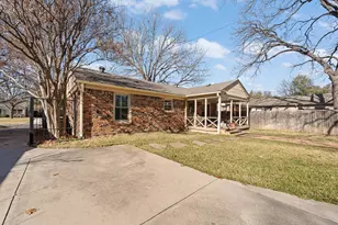 2737 Ryan Pl Dr, Fort Worth, TX 76110 - Photo 28