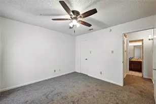 2101 Friendly Dr, Arlington, TX 76011 - Photo 14