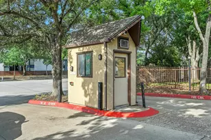 2101 Friendly Dr, Arlington, TX 76011 - Photo 18