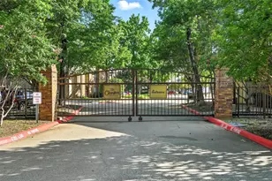 2101 Friendly Dr, Arlington, TX 76011 - Photo 16