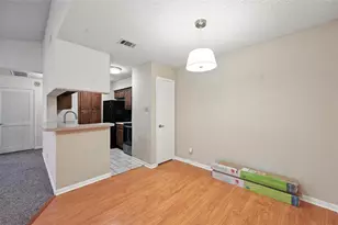 2101 Friendly Dr, Arlington, TX 76011 - Photo 4