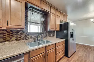 336 Shoreline Dr, Azle, TX 76020 - Photo 10