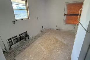 605 Hinton St, Grand Prairie, TX 75050 - Photo 6