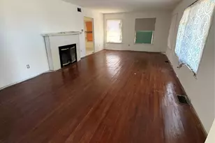 605 Hinton St, Grand Prairie, TX 75050 - Photo 2