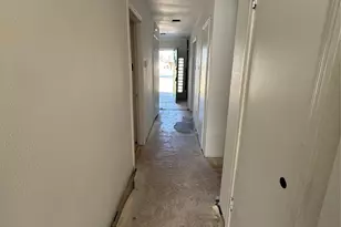 605 Hinton St, Grand Prairie, TX 75050 - Photo 4