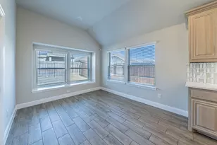 1049 Snowy Owl Dr, Alvarado, TX 76009 - Photo 6