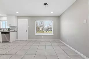 1311 Coke Dr, Arlington, TX 76010 - Photo 20