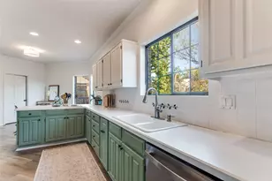 9122 Cochran Heights Dr, Dallas, TX 75220 - Photo 14