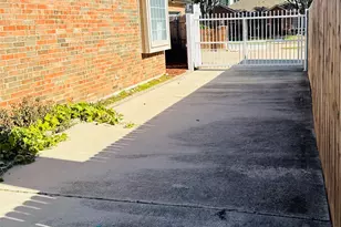 4213 Forestedge Dr, Grand Prairie, TX 75052 - Photo 32