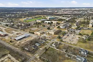 514 N Lee Ave, Sherman, TX 75090 - Photo 6