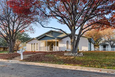 100 Linden Lane, Hewitt, TX 76643 - Photo 2