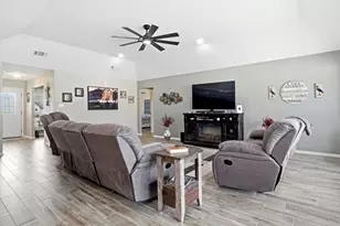 7611 Ravenswood Rd, Granbury, TX 76049 - Photo 8