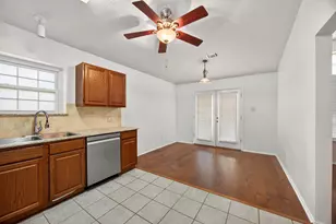 721 Windridge Ln, Burleson, TX 76028 - Photo 8