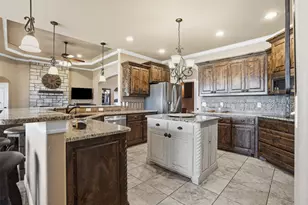 162 Ellis Spring Dr, Weatherford, TX 76085 - Photo 12