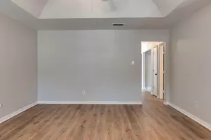 3325 Avenue L, Fort Worth, TX 76105 - Photo 10