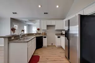 3325 Avenue L, Fort Worth, TX 76105 - Photo 8