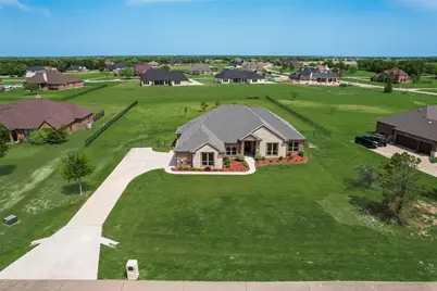 1044 Encino Court, Wills Point, TX 75169 - Photo 2